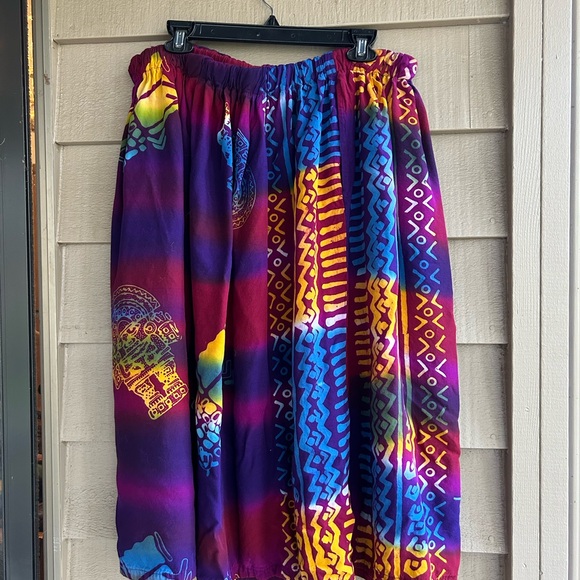 Bright Batik skirt button front, elastic waistband. - Picture 1 of 6